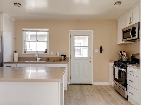 2nd image of 13463 Burbank Blvd #63