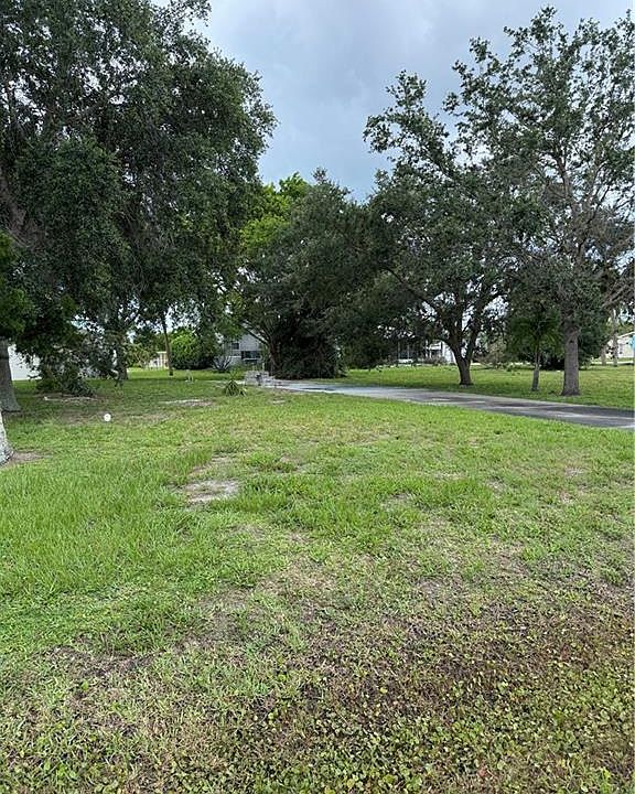 2nd image of 19 Twin Palms DR