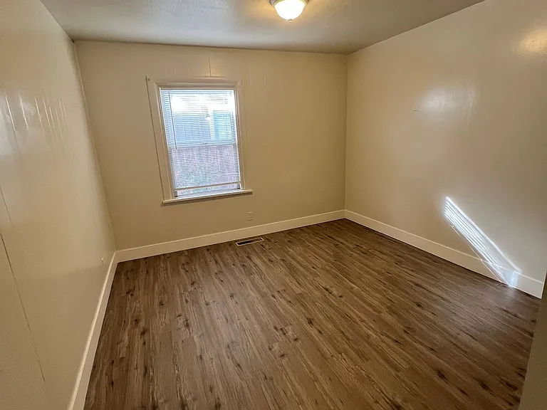321 E. Taylor Street — Photo 9
