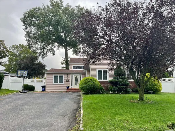 15 Elgar Street, East Northport, NY 11731