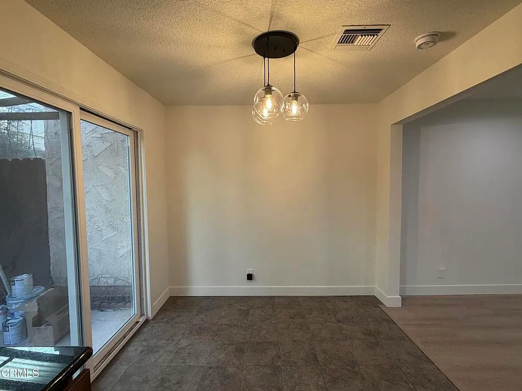 3 bed, 2.5 bath, 1368 sqft, $3,680 — Photo 4