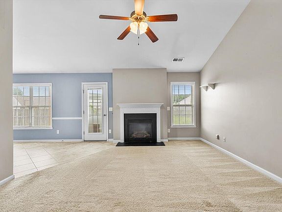 5th image of 305 Slate Dr