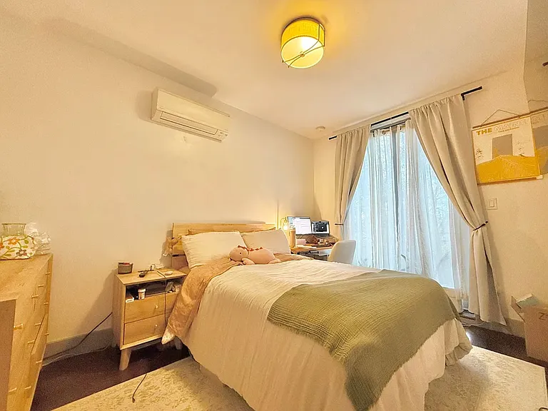 412 Suydam St #3R — Photo 8