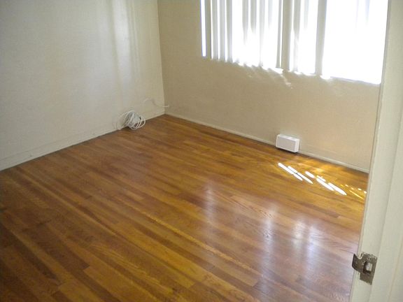 5th image of 4733 College Ave
