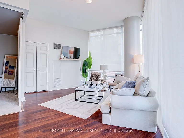 81 Navy Wharf Ct #201 — Photo 22