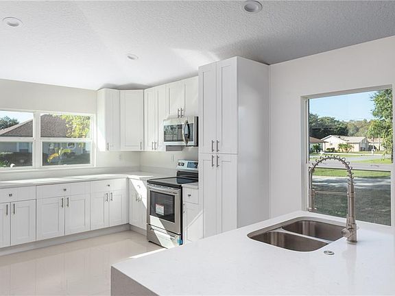 2nd image of 328 Medina Ct
