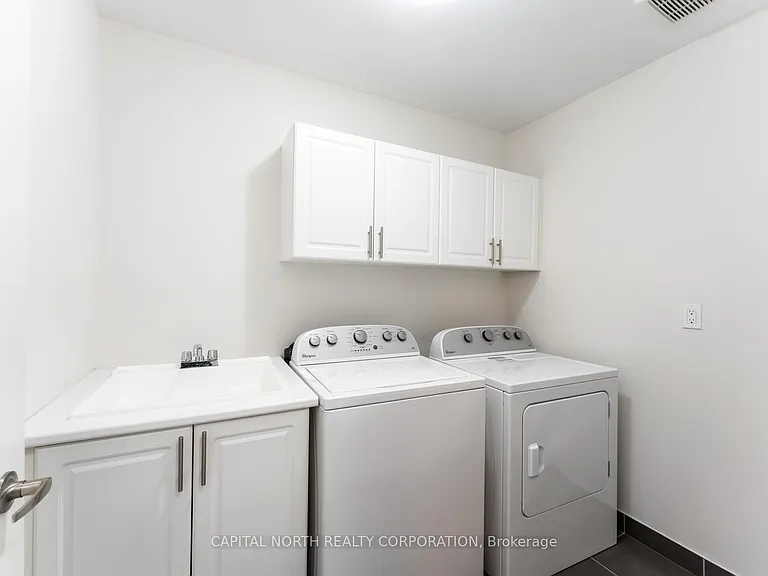 84 Fortis Cres — Photo 29