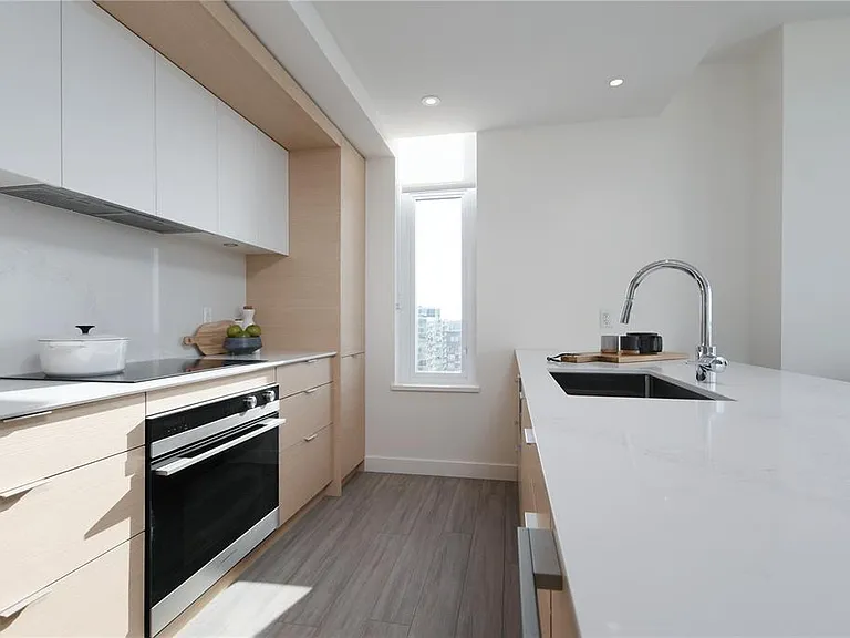 848 Yates St #1704 — Photo 9