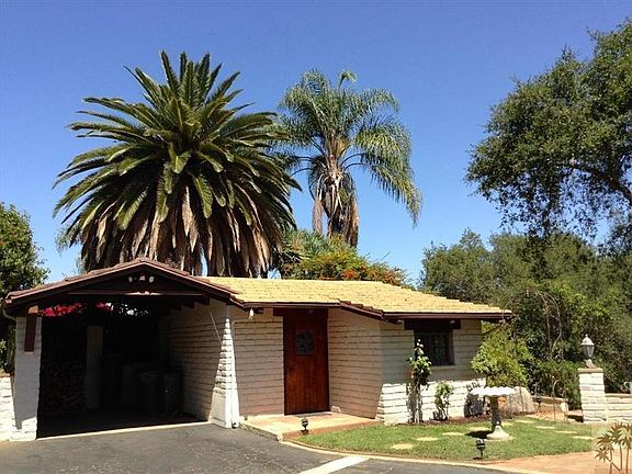 4th image of 2765 Las Palmas Ave