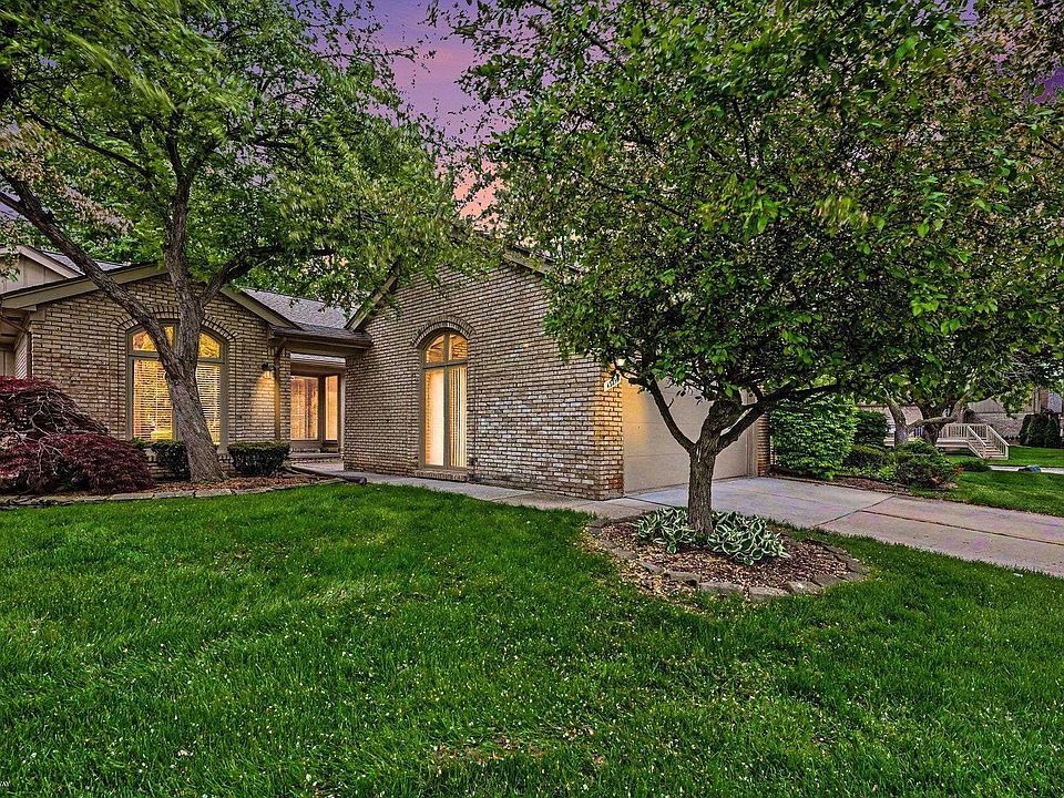 1st image of 43054 W Kirkwood Dr