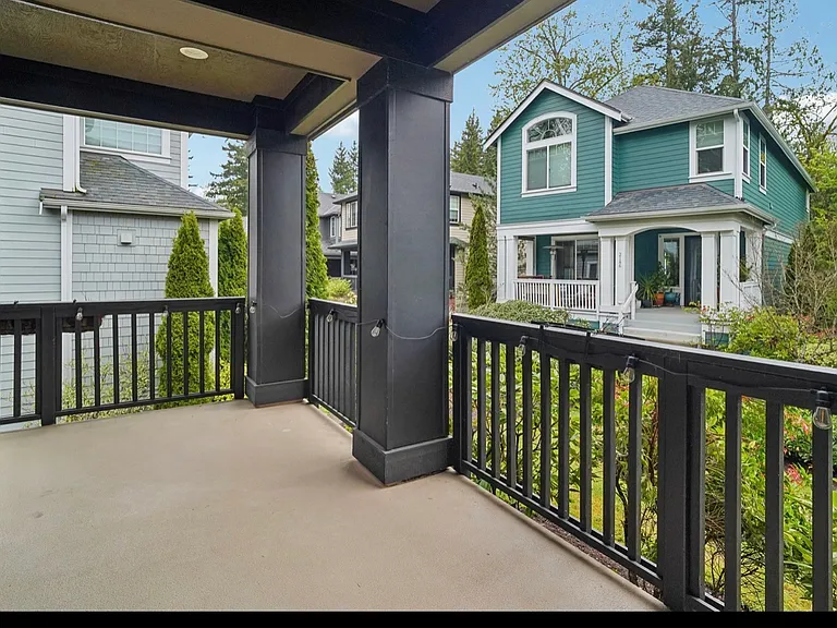 2166 NE Morgan Ln — Photo 10