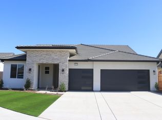 5034 W Sunnyview Ct, Visalia, CA 93291