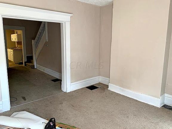 5th image of 692 Gibbard Ave #4