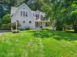 1 Hemlock Way, Stratham, NH 03885