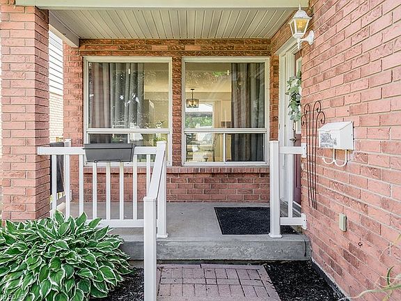 3rd image of 83 Garden Dr