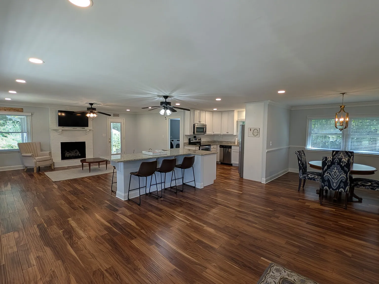 3 bed, 1711 sqft, $2,150 — Photo 3