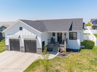 1289 46th Ave W, Dickinson, ND 58601