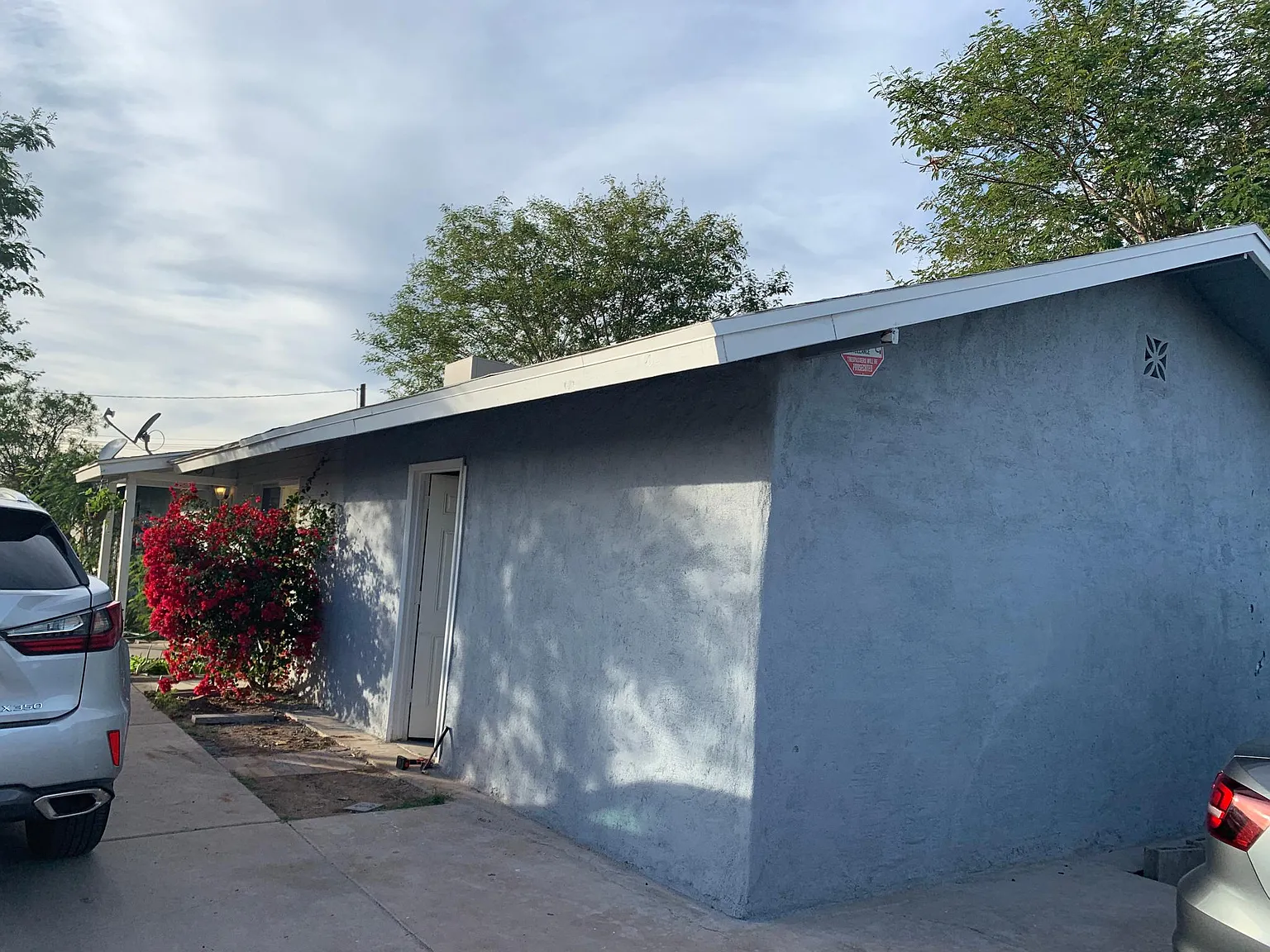 1014 N 22nd Pl — Photo 3