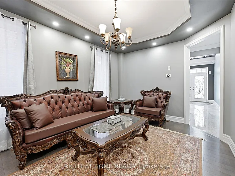 456 Valridge Dr — Photo 5