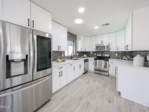 3rd image of 6609 N 20TH Avenue