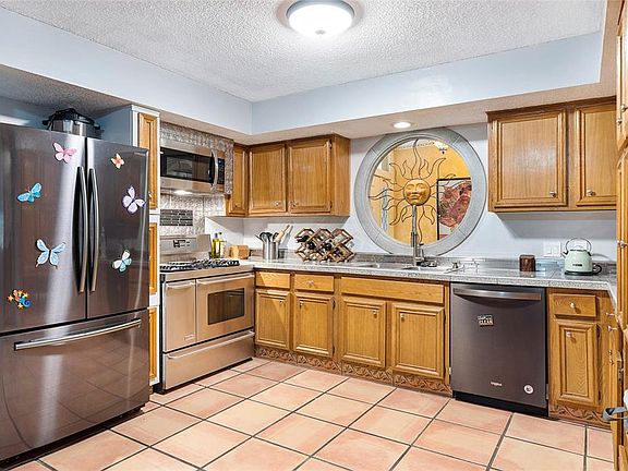 3rd image of 3051 Westwick Dr
