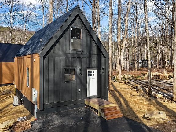 2nd image of 210 Braydens Way