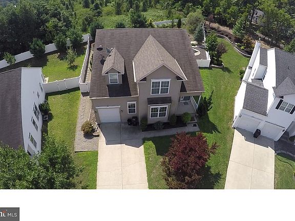 2nd image of 158 Nathan Hale Dr