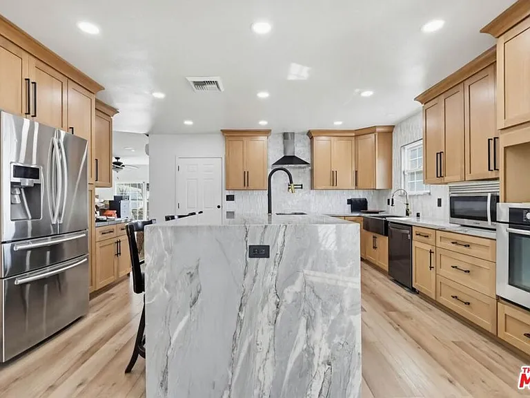 2200 Easy Ave — Photo 10