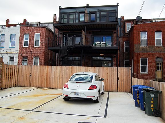 4th image of 1027 Lamont St NW #1