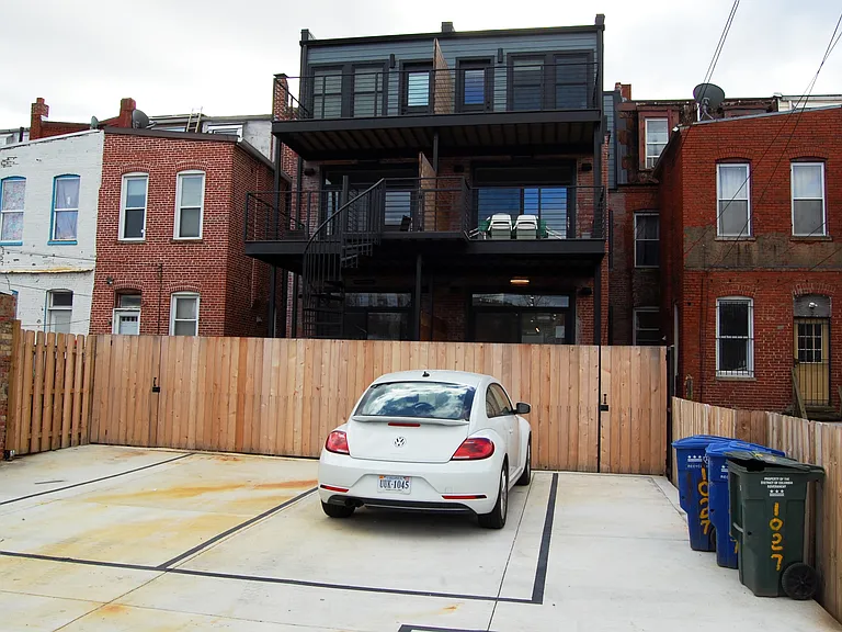 1027 Lamont St NW #1 — Photo 4