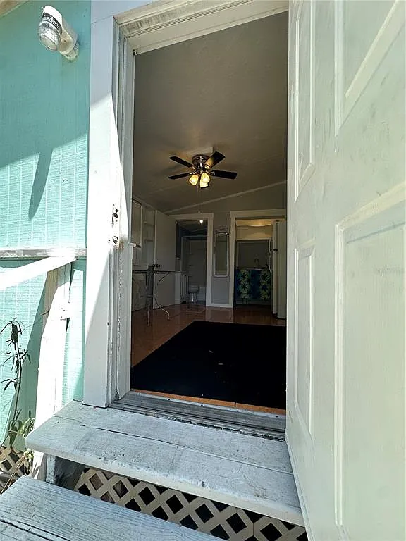1 bed, 1.0 bath, 302 sqft, $1,400 — Photo 2