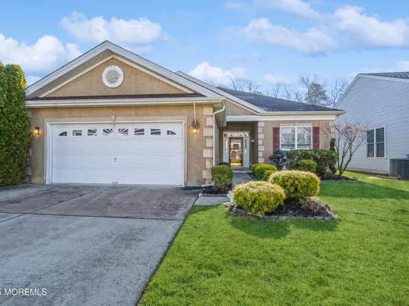 69 Crooked Stick Road, Jackson, NJ 08527