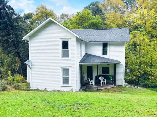 157 Stamm Hollow Rd, Ellwood City, PA 16117