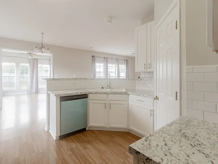 125 Cloverwood Dr SW — Photo 4