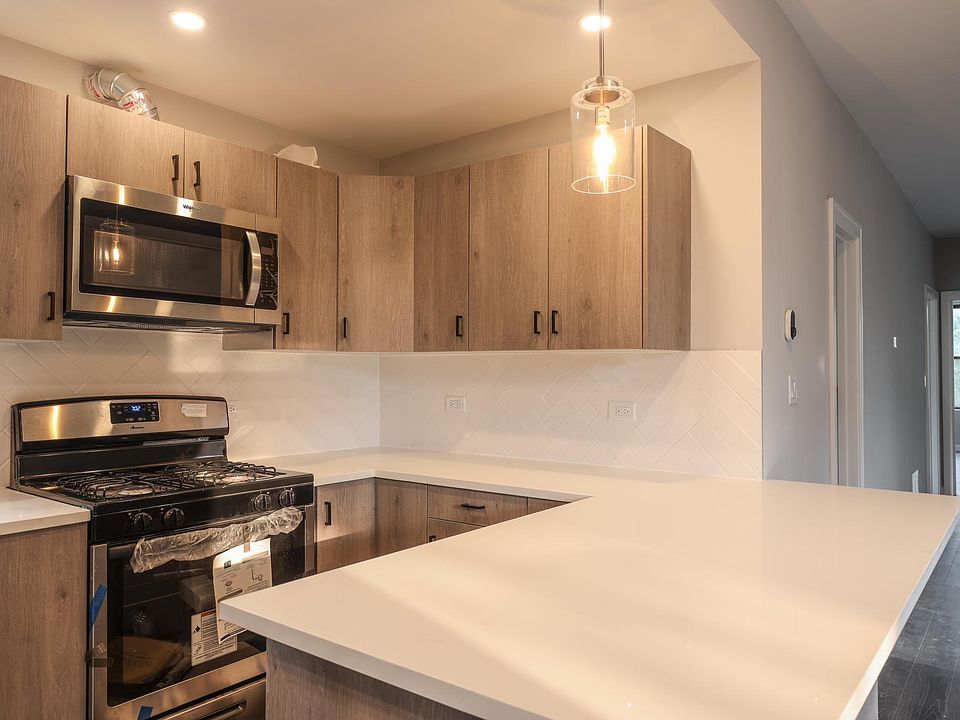 1st image of 2506 W Walton St #2
