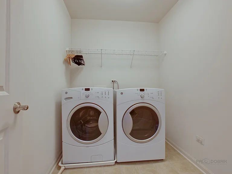 1194 Danforth Ct — Photo 22