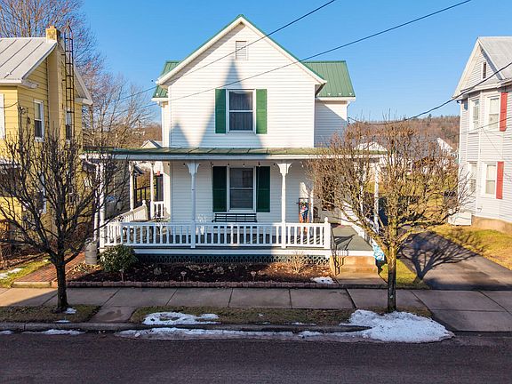 2nd image of 320 3rd St