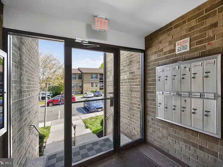 517 Florida Ave #T4 — Photo 4