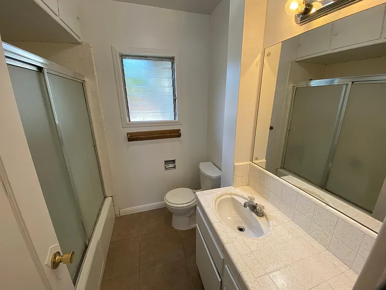 307 C St — Photo 11