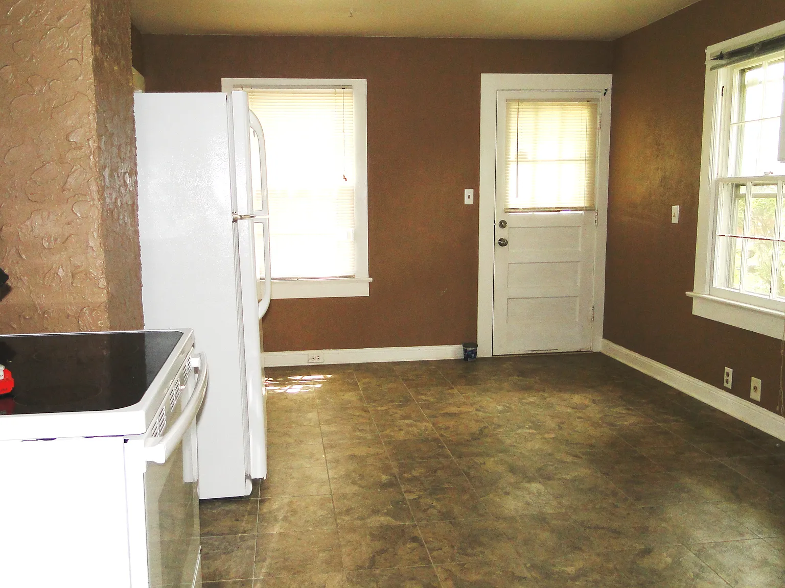 2 bed, 1000 sqft, $1,295 — Photo 4