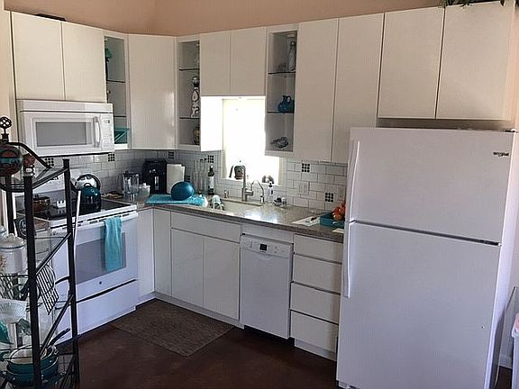 Apt Kitchen