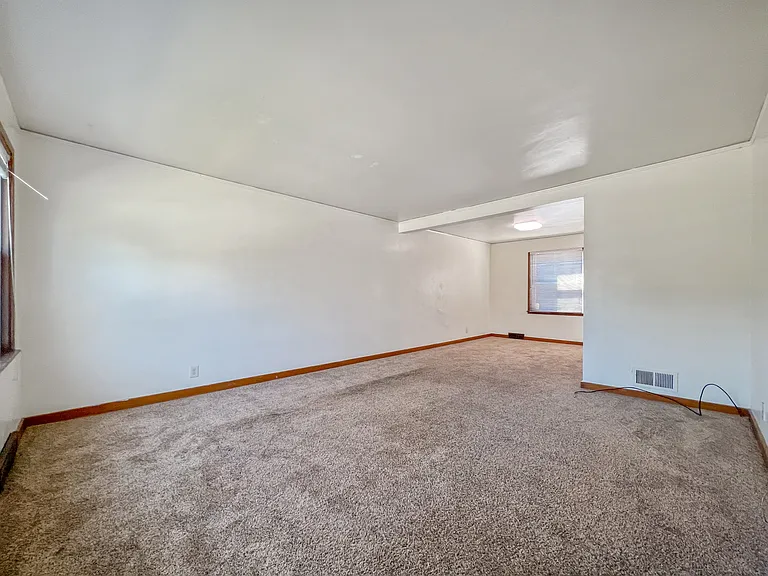2141 Sunset Dr — Photo 3