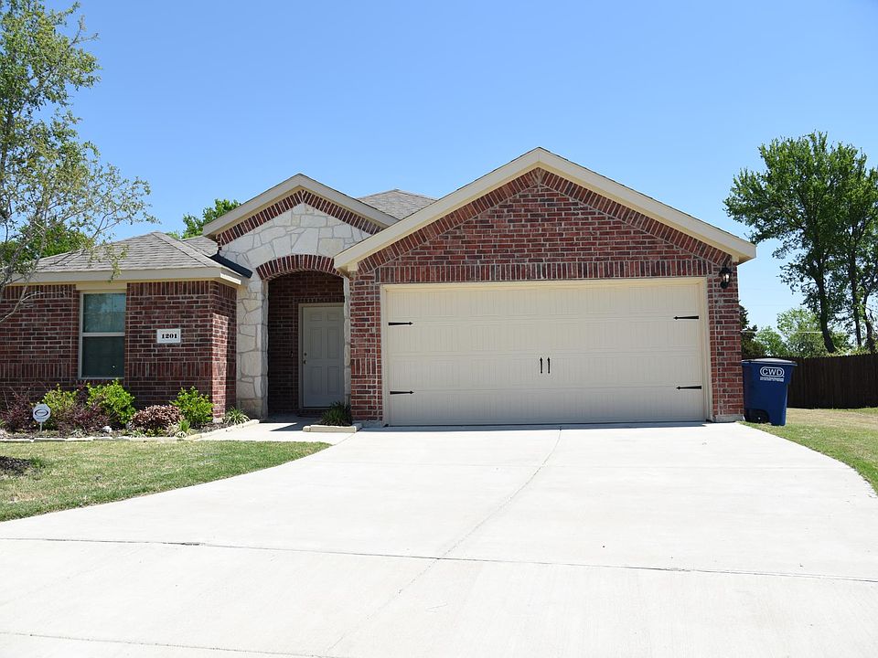 1st image of 1201 Meadow Wood Ct