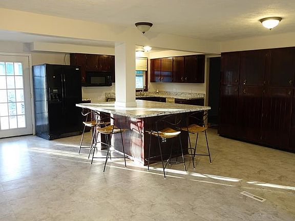 5th image of 220 Havenhill Dr
