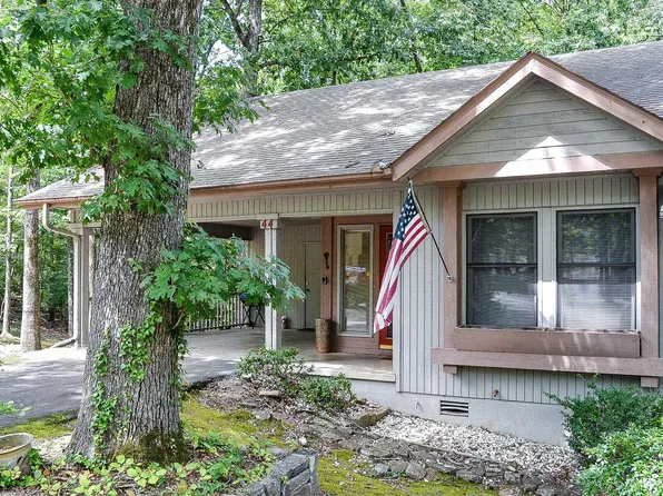 44 Esmeralda Pl, Hot Springs, AR 71909