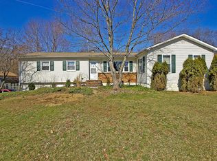 26 Elizabeth Dr, Hopewell Junction, NY 12533