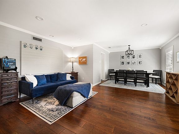 3rd image of 10945 Middle Knoll Dr