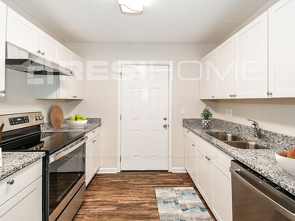 3rd image of 8717 Cocoa Ave