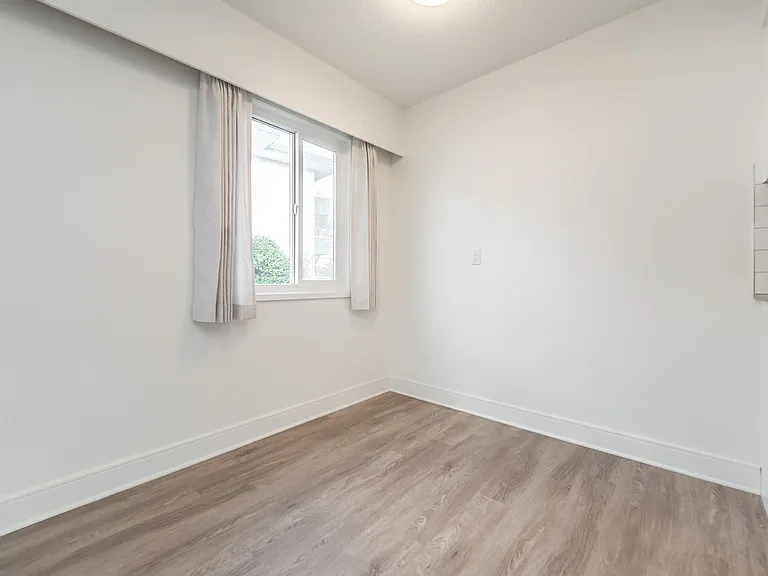 1430 Stadacona Ave #409 — Photo 7