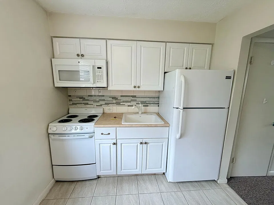 334 S Broadway #8